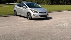 Hyundai Elantra — view 2