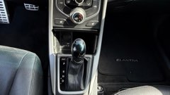 Hyundai Elantra — view 5