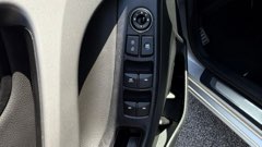 Hyundai Elantra — view 11