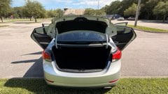 Hyundai Elantra — view 12