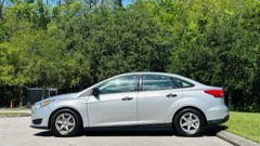 Ford Focus — view 2