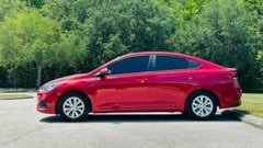 Hyundai Accent — view 2